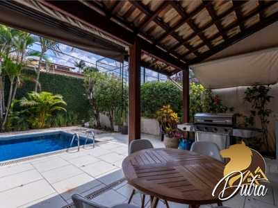 Los Alamos Chácara Monte Alegre 456m² 04 Dormitórios 02 Suítes 4 Vagas