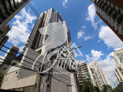 Authentique Campo Belo 192 m²  3 suítes 4 vagas Andar alto