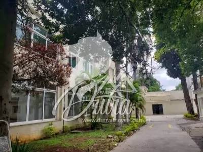 Casa Comercial Indianópolis 1650m² 01 Dormitórios 30 Vagas