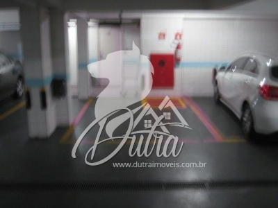 Quinta de Cascais Vila Uberabinha 208m² 04 Dormitórios 02 Suítes 2 Vagas