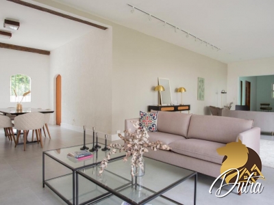 Casa de Vila Jardim Morumbi 695m² 05 Dormitórios 04 Suítes 10 Vagas