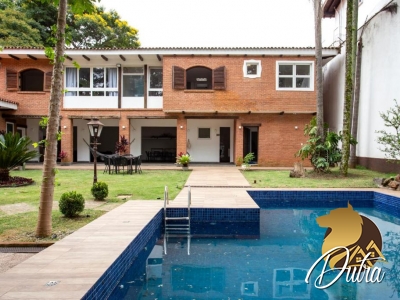 Casa de Vila Jardim Morumbi 695m² 05 Dormitórios 04 Suítes 10 Vagas