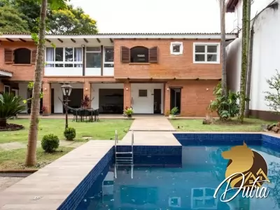 Casa de Vila Jardim Morumbi 695m² 05 Dormitórios 04 Suítes 10 Vagas
