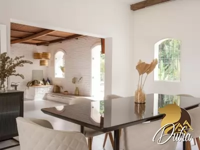 Casa de Vila Jardim Morumbi 695m² 05 Dormitórios 04 Suítes 10 Vagas