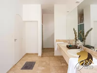 Casa de Vila Jardim Morumbi 695m² 05 Dormitórios 04 Suítes 10 Vagas