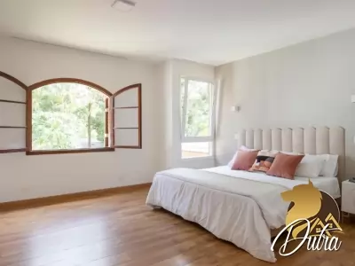 Casa de Vila Jardim Morumbi 695m² 05 Dormitórios 04 Suítes 10 Vagas
