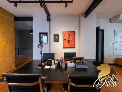 Casa Comercial Alto de Pinheiros 475m² 02 Dormitórios 9 Vagas