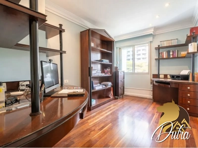 Mont Saint Michel Indianópolis 288m² 04 Dormitórios 04 Suítes 4 Vagas