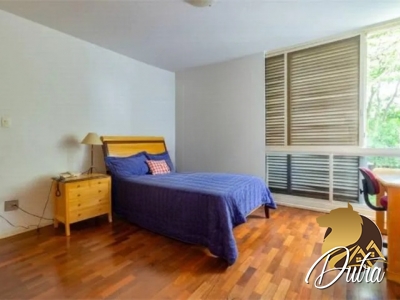 Padrão Jardim Luzitânia 453m² 05 Dormitórios 02 Suítes 6 Vagas
