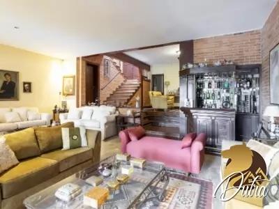 Padrão Cidade Jardim 250m² 04 Dormitórios 03 Suítes 3 Vagas