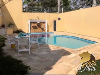 Lake Louise Granja Julieta 230m² 04 Dormitórios 02 Suítes 3 Vagas