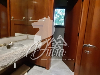 Casa de Condomínio Retiro Morumbi 632m² 05 Dormitórios 05 Suítes 10 Vagas