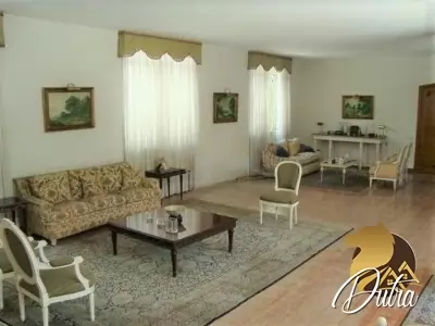 Padrão Jardim Paulista 580m² 05 Dormitórios 04 Suítes 10 Vagas