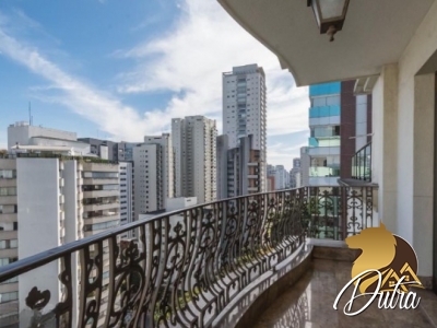 Mansão das Tulipas Campo Belo 440m² 04 Dormitórios 03 Suítes 4 Vagas