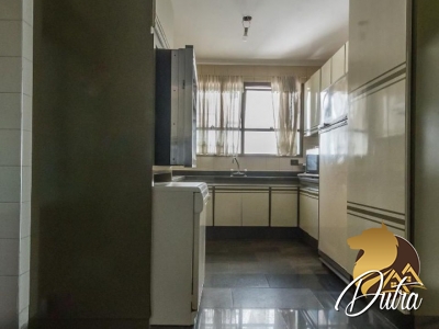 Mansão das Tulipas Campo Belo 440m² 04 Dormitórios 03 Suítes 4 Vagas