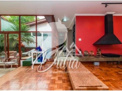 Padrão Jardim Luzitania 241m² 02 Dormitórios 02 Suítes 5 Vagas