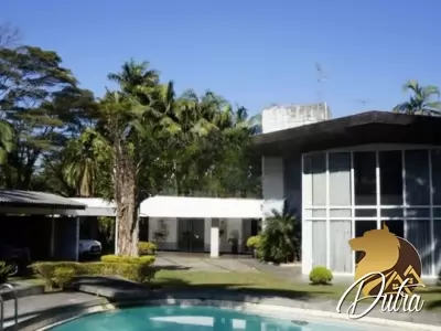 Padrão Jardim América 985m² 04 Dormitórios 04 Suítes 7 Vagas