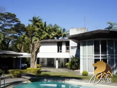 Padrão Jardim América 985m² 04 Dormitórios 04 Suítes 7 Vagas