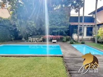 Padrão Jardim Paulista 562m² 04 Dormitórios 01 Suítes 6 Vagas