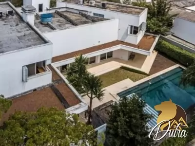 Casa no Jardim luzitânia Jardim Luzitânia 650m² 04 Dormitórios 02 Suítes 8 Vagas