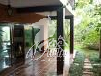 Casa Alto de Pinheiros  489m² 4 Dormitórios 2 Suítes 6 Vagas