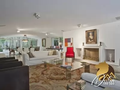 Padrão Jardim Europa 720m² 05 Dormitórios 03 Suítes 8 Vagas