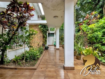 Padrão Jardim Europa 200m² 04 Dormitórios 3 Vagas