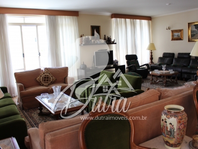 Condomínio José Maria Lisboa Jardim Paulista 224m² 03 Dormitórios 03 Suítes 2 Vagas