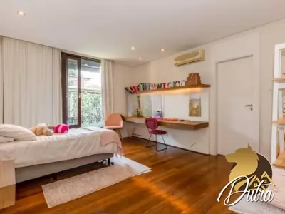 Padrão Jardim Europa 931m² 04 Dormitórios 04 Suítes 4 Vagas