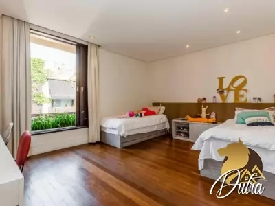 Padrão Jardim Europa 931m² 04 Dormitórios 04 Suítes 4 Vagas