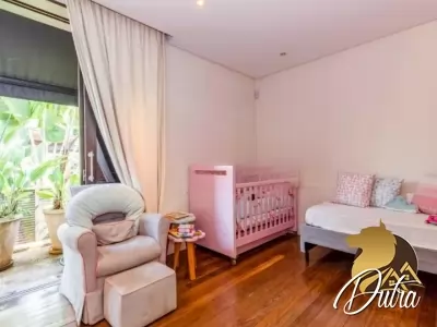 Padrão Jardim Europa 931m² 04 Dormitórios 04 Suítes 4 Vagas