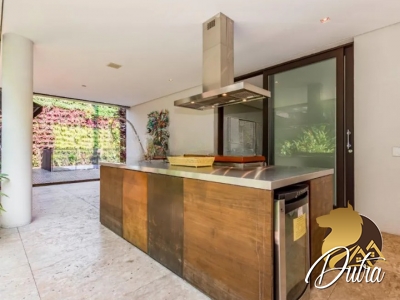 Padrão Jardim Europa 931m² 04 Dormitórios 04 Suítes 4 Vagas