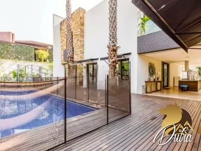 Padrão Jardim Europa 931m² 04 Dormitórios 04 Suítes 4 Vagas