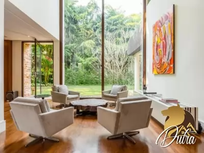 Padrão Jardim Europa 931m² 04 Dormitórios 04 Suítes 4 Vagas