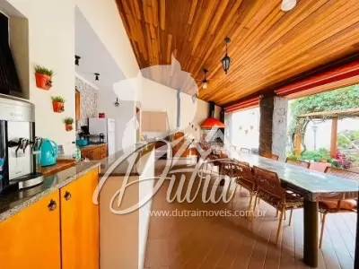 Padrão Lapa 300m² 04 Dormitórios 03 Suítes 6 Vagas