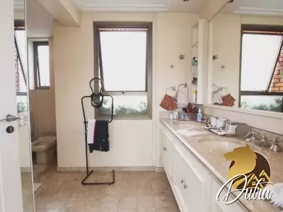 Town House Cerqueira César 400m² 04 Dormitórios 04 Suítes 5 Vagas