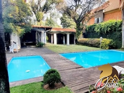 Padrão Jardim Paulista 562m² 04 Dormitórios 01 Suítes 6 Vagas