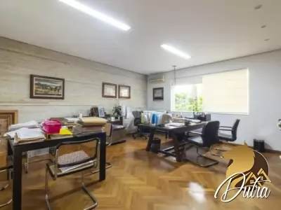 Padrão Jardim Europa 480m² 04 Dormitórios 04 Suítes 4 Vagas