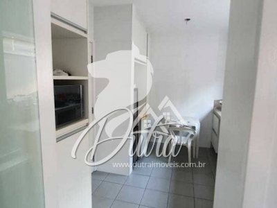 Padrão Moema 240m² 04 Dormitórios 02 Suítes 3 Vagas