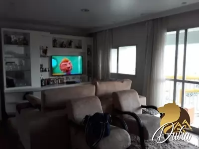 Plaza de Sevilha Chácara Inglesa 194m² 03 Dormitórios 02 Suítes 3 Vagas