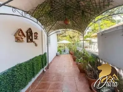 Padrão Jardim Europa 332m² 03 Dormitórios 01 Suítes 2 Vagas