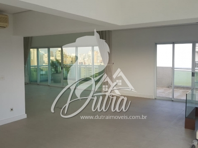 Novitá Moema 340m² Cobertura Duplex 3 Suítes 5 Vagas Depósito