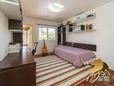 Padrão Chácara Monte Alegre 355m² 04 Dormitórios 02 Suítes 4 Vagas