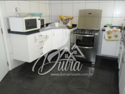 Casa de Vila Boaçava 372m² 04 Dormitórios 04 Suítes 8 Vagas