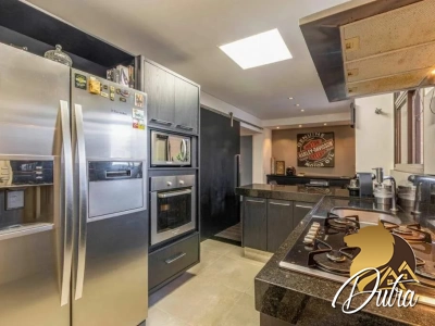 Celline Campo Belo 150m² 04 Dormitórios 03 Suítes 3 Vagas