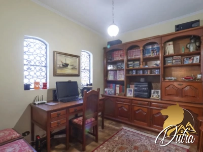 Padrão Jardim Morumbi 460m² 04 Dormitórios 02 Suítes 4 Vagas