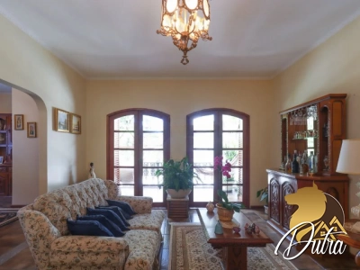 Padrão Jardim Morumbi 460m² 04 Dormitórios 02 Suítes 4 Vagas