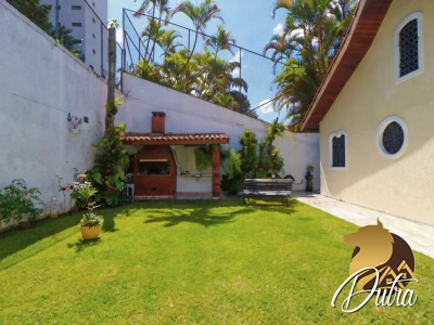 Padrão Jardim Morumbi 460m² 04 Dormitórios 02 Suítes 4 Vagas