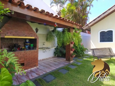 Padrão Jardim Morumbi 460m² 04 Dormitórios 02 Suítes 4 Vagas