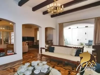 Padrão Jardim Paulista 800m² 04 Dormitórios 03 Suítes 10 Vagas